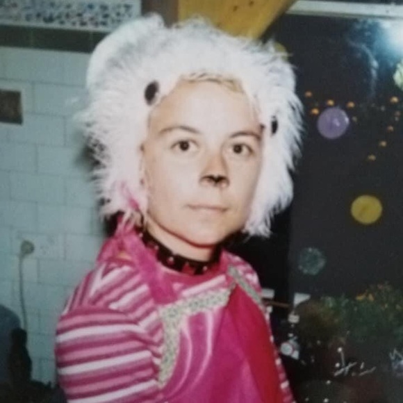 Meet your Posher, Nadia - Picture 1 of 1